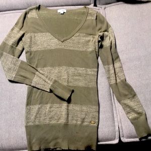 Guess Factory v neck sweater, in khaki color, size S